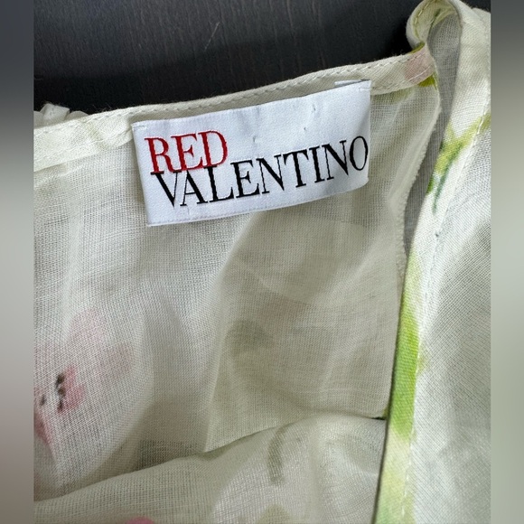 Red Valentino White Strawberry Print Tie-Back Button-Down Tank - Picture 5 of 9